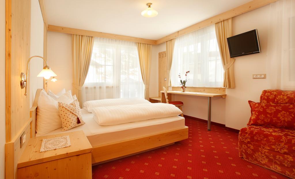 Apartments Antines Selva di Val Gardena Room photo