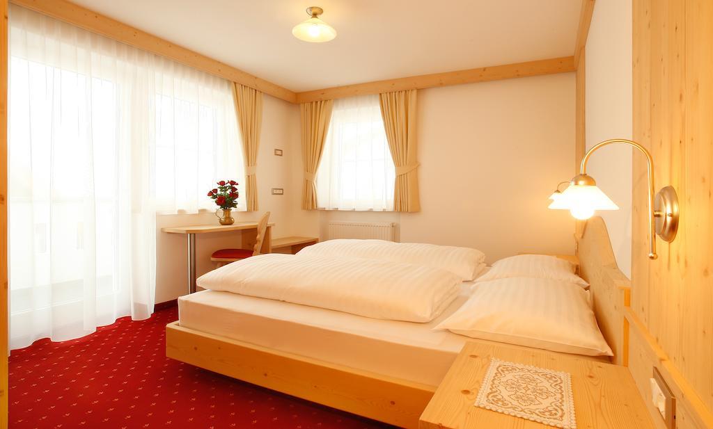 Apartments Antines Selva di Val Gardena Room photo