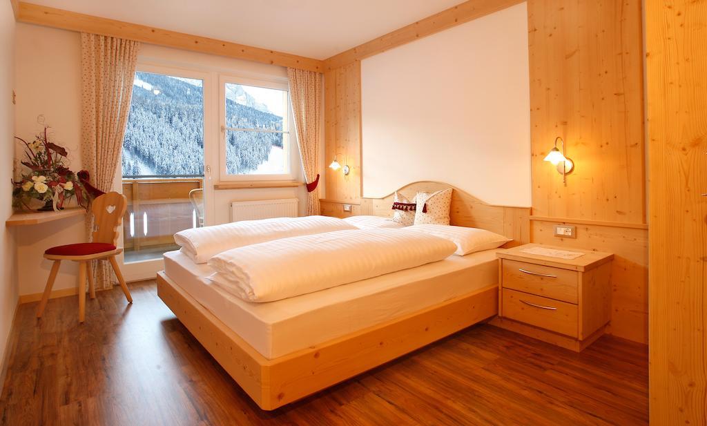 Apartments Antines Selva di Val Gardena Room photo