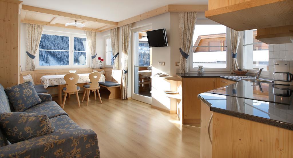 Apartments Antines Selva di Val Gardena Room photo